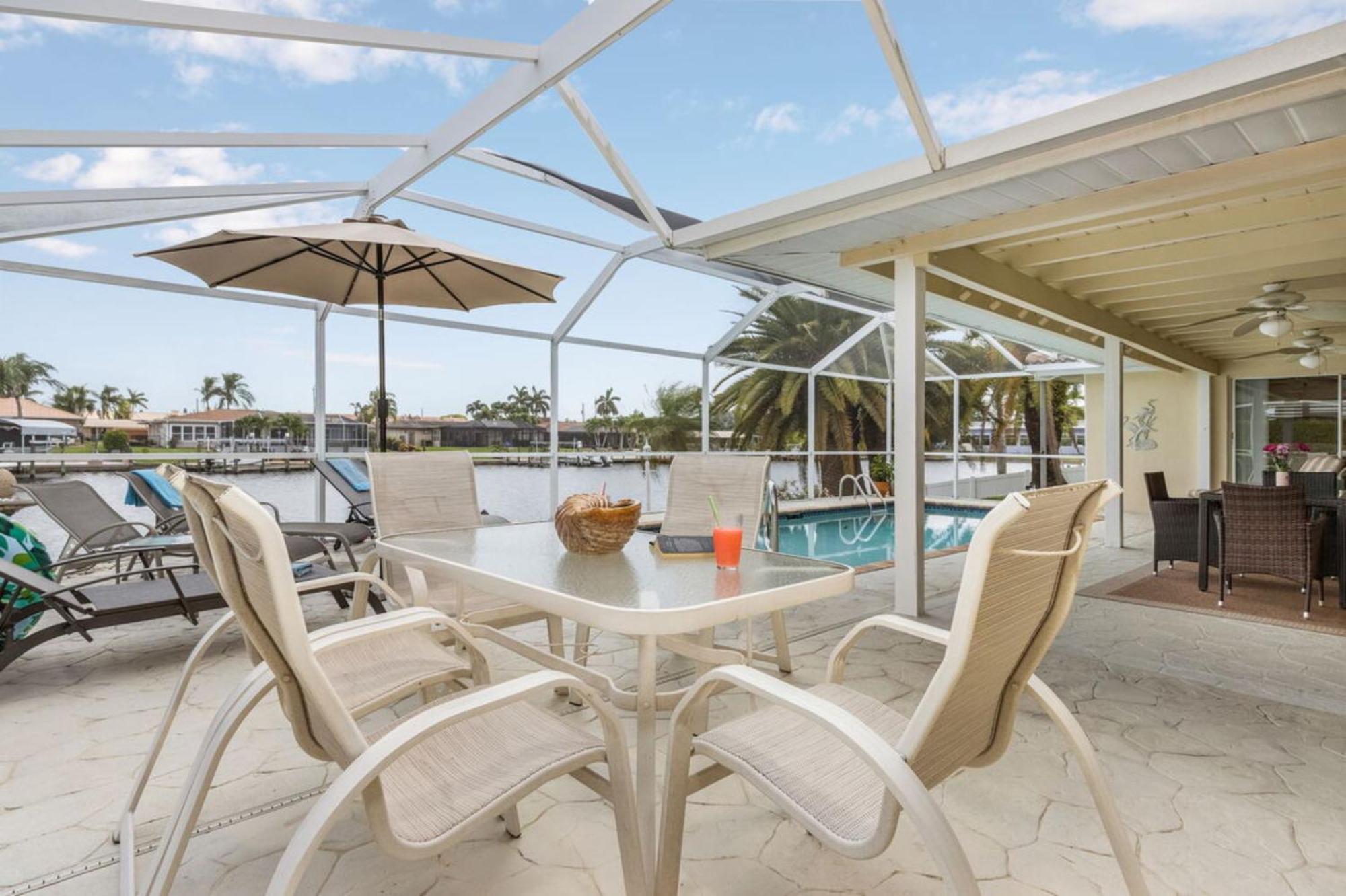 Villa Catalina Isles - Holidays In Paradise Cape Coral Extérieur photo
