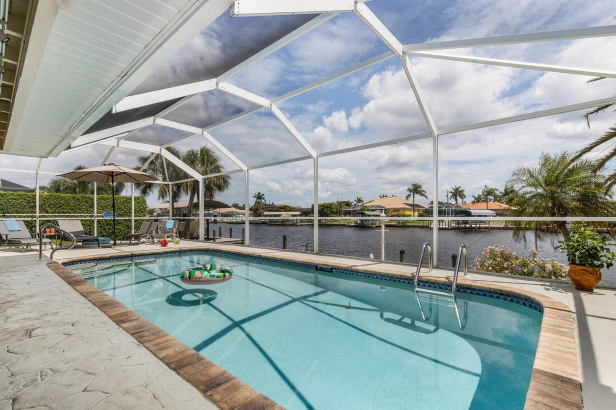 Villa Catalina Isles - Holidays In Paradise Cape Coral Extérieur photo