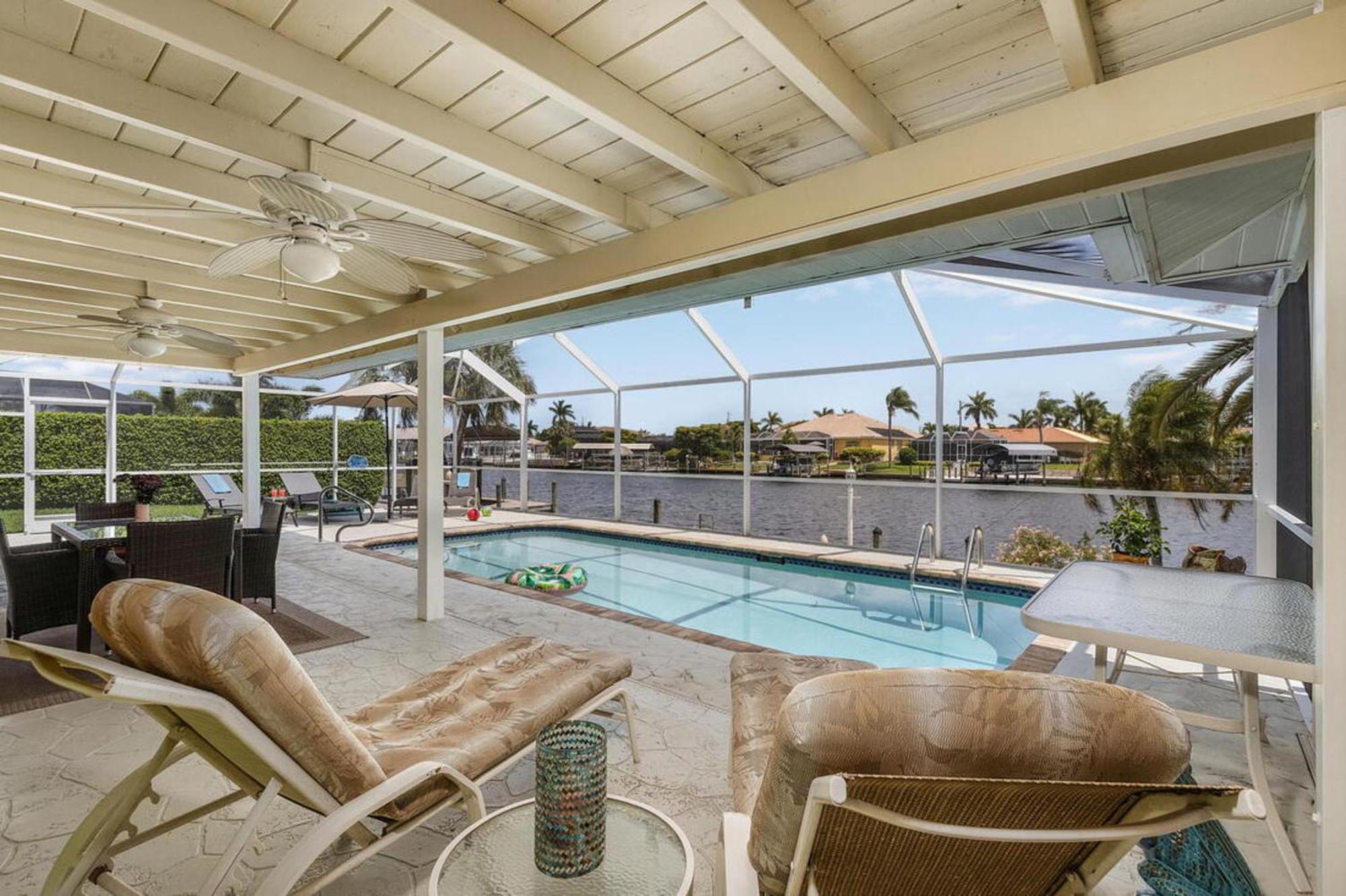 Villa Catalina Isles - Holidays In Paradise Cape Coral Extérieur photo