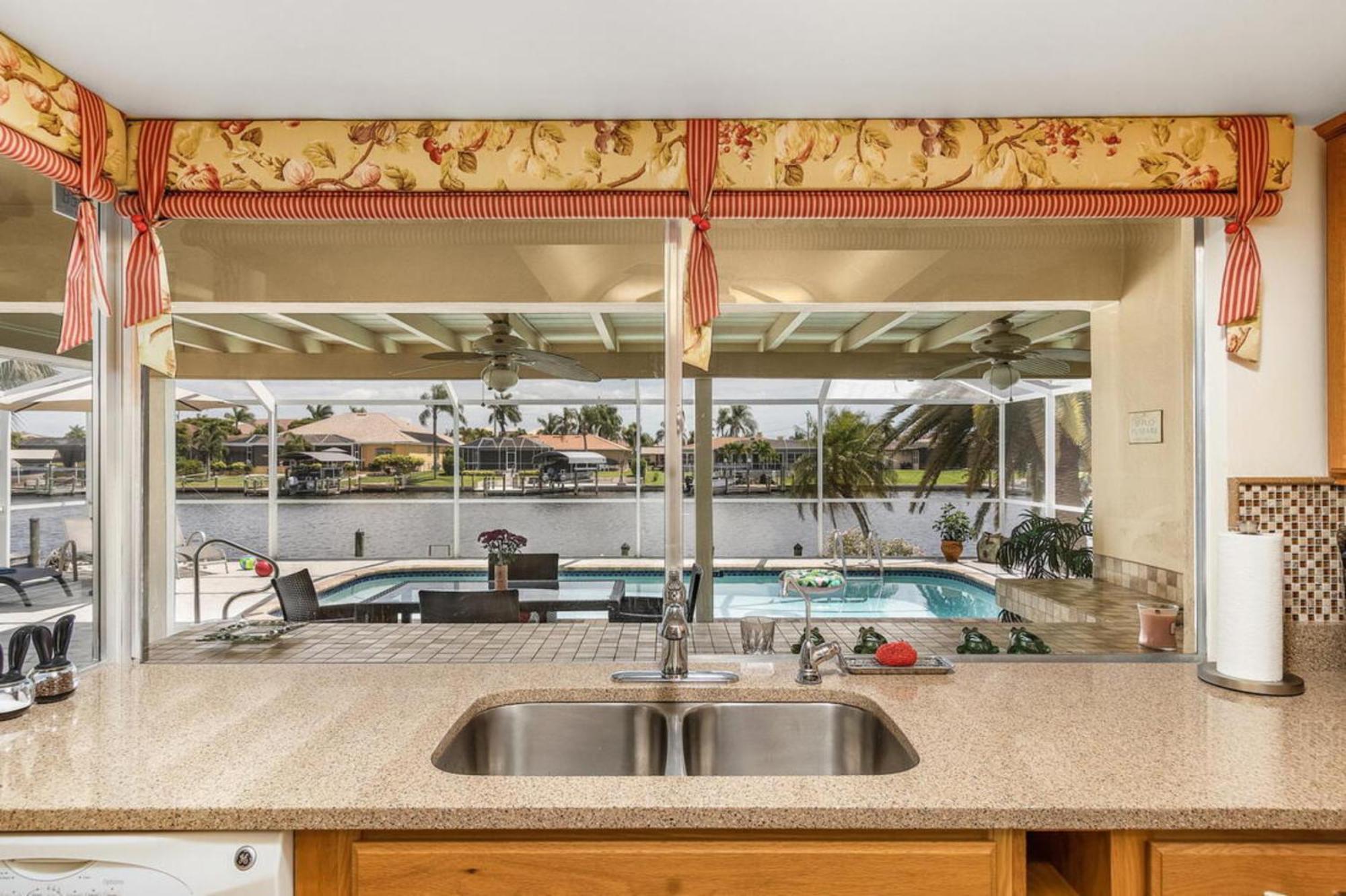 Villa Catalina Isles - Holidays In Paradise Cape Coral Extérieur photo