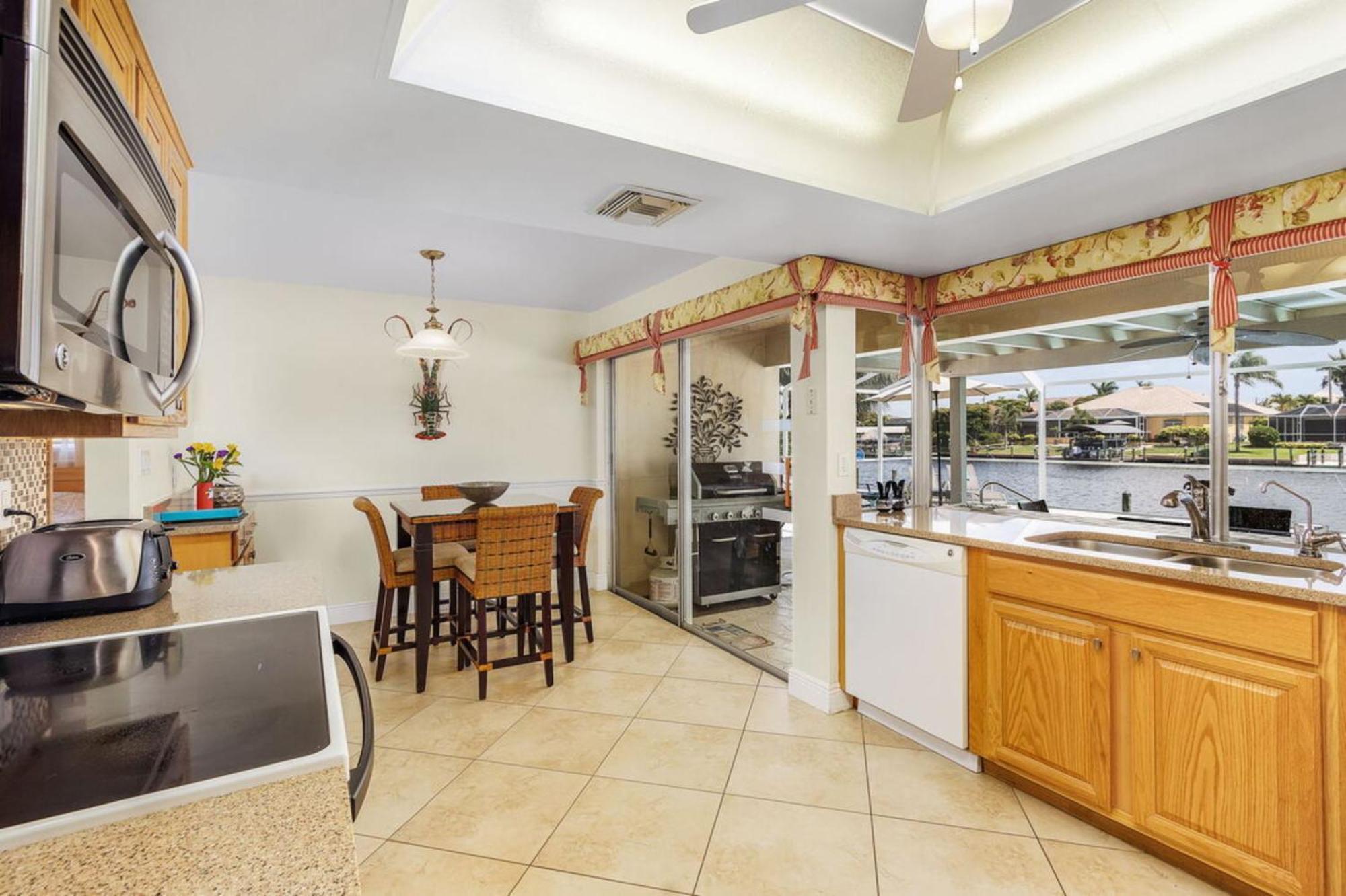 Villa Catalina Isles - Holidays In Paradise Cape Coral Extérieur photo
