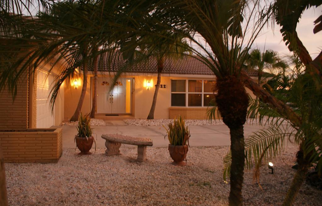 Villa Catalina Isles - Holidays In Paradise Cape Coral Extérieur photo