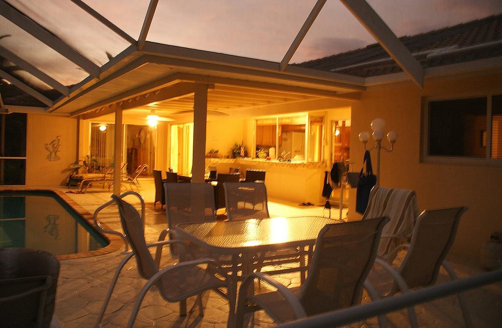 Villa Catalina Isles - Holidays In Paradise Cape Coral Extérieur photo